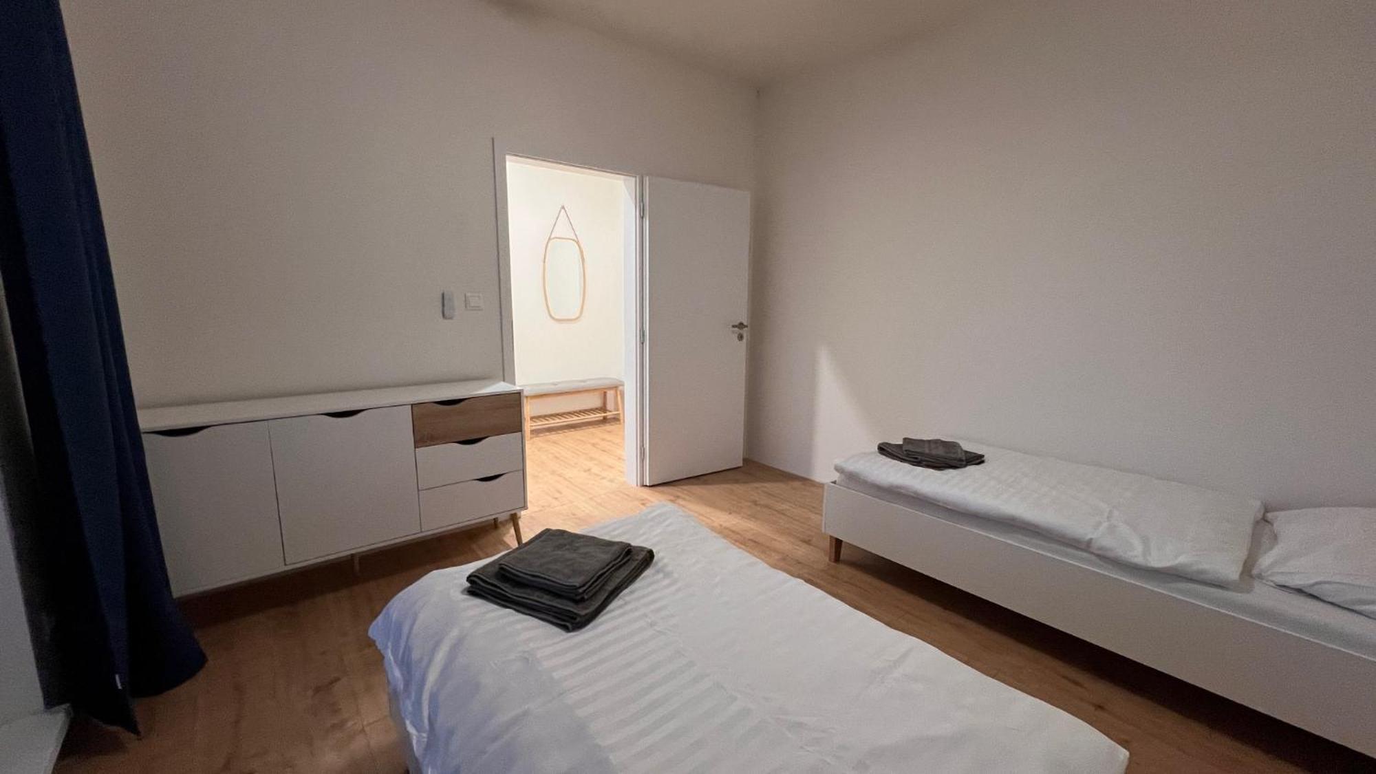 Klimatizovany Apartmanovy Dom S Virivkou, 10B Villa Senec Esterno foto